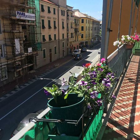 Casa Elena Apartment Албисола Супериоре Екстериор снимка